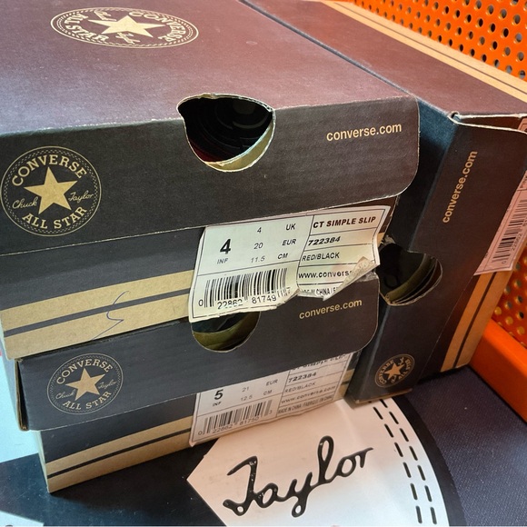 Converse Chuck Taylor Toddler Simple Slip in Red/Black - Picture 7 of 7